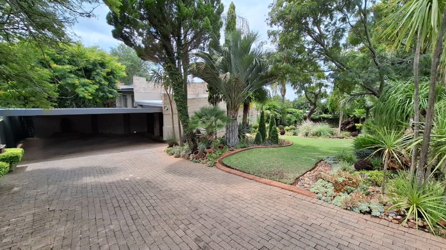 5 Bedroom Property for Sale in Doringkruin North West